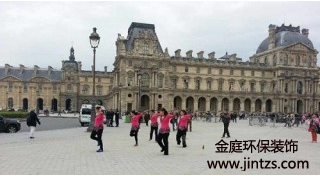 中国大妈卢浮宫跳广场舞 大妈征服世界